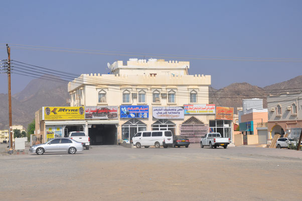 Oman, Zwischenstopp an einer Tankstelle