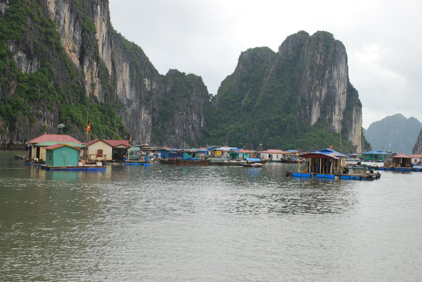 Vietnam, Fahrt in der Halong Bay