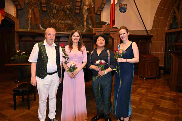 KuBe Konzert "Melodienzauber", mit Michael Britz (Veranstalter), Rena Tsiakiris (Klavier), Enrico Henry Orlando (Tenor) und Stefani Pijetlović (Sopran) am 26.06.2026 im Rathausfestsaal Saarbrücken. 