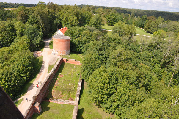 Lettland, Turaida, Sommerburg der Rigaer Erzbischöfe mit Museum und Museumsdorf