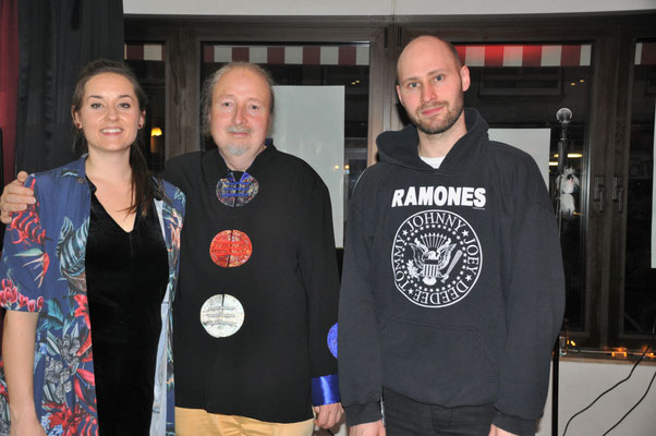 KuBe Konzert mit Präsentation der neuen CD "LouLou und die Heerscharen der Verfluchten", 26.01.2018 im Cafe de Paris, Saarbrücken. Lisa Ströckens (Sopran), Michael Britz und Stephan Goldbach (Kontrabass).