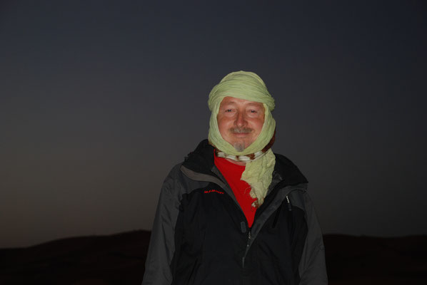 Marokko, Sonnenaufgang in den Sanddünen von Erg Chebbi, Sahara