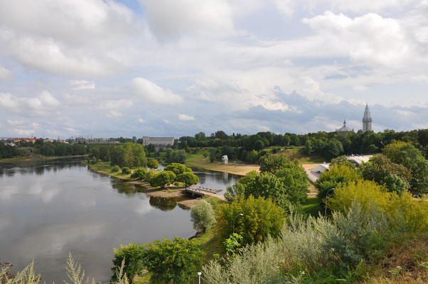 Estland, Narva, Hermannsfeste an der Grenze zu Russland, Blick auf die Festung Iwangorod