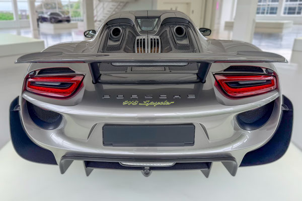 Bild 2: Porsche 918