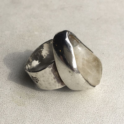 Anello in argento 925 con pietra dura