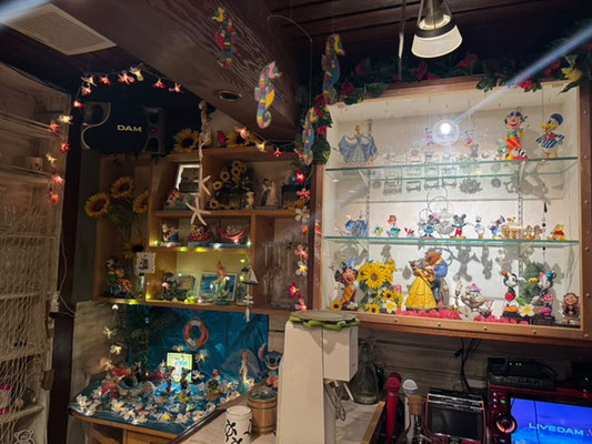 バー、カラオケ  SMiLE (スマイル)  店舗写真画像 TEL089-933-8335