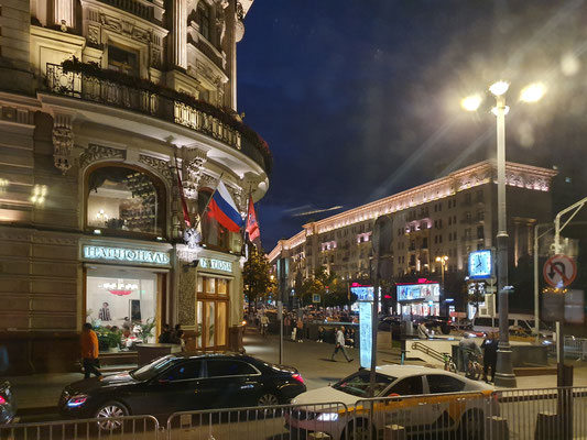 Hotel National Moskau. Nächtliche Impressionen von der langen "Fahrt im Stau".