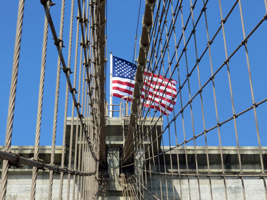 (X) Auf der Brooklin Bridge