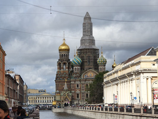 Gribojedow-Kanal (Канал Грибоедова) Blick zur Blutskirche