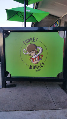 Frühstück im Funkey Monkey Café Lakes Entrance
