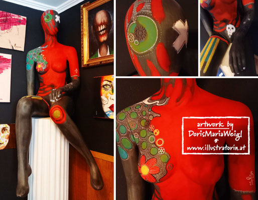 *Figur JOY* - Mannequin aus Kunststoff mit Metall Gelenken von Hans Boodt sitzend – lebensgroß - Mit Acryl, Silber und Lack bemalt, beklebt mit Strasssteinen und Zahnrädern -Illustratorin Doris Maria Weigl - DMW