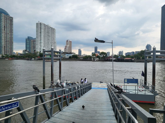 Pier Wat Worachanyawat