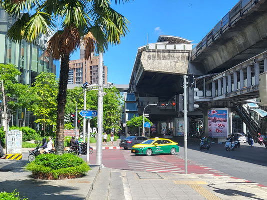 Ekkamai Road