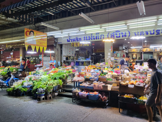 Huai Khwang Market