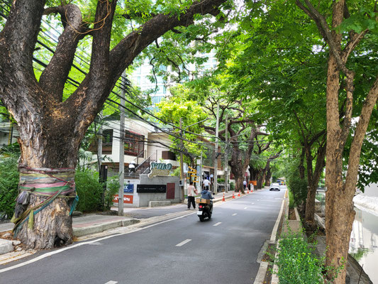 Som Khit Alley