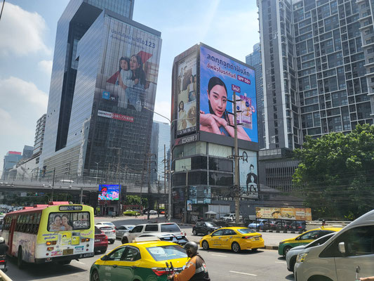 Rama IX Intersection