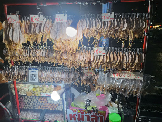 Soi Yot Thong Market