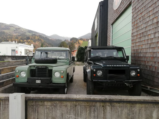 Land Rover Defender & Land Rover Serie III bei Schatzmeister 4x4 in Kolsass