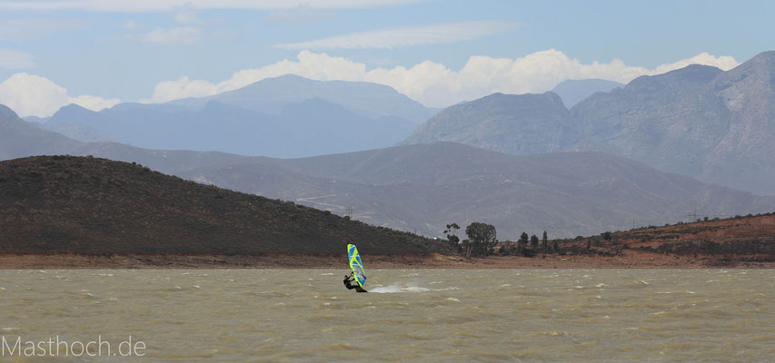 Surfen in den Bergen von Südafrika