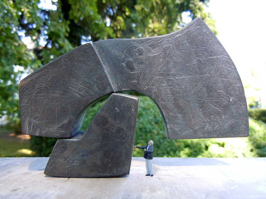 polyakoff-beil, 2013, bronze, b 13.4, h 8.7 modell für grossplastik