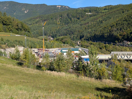 Blick zum Eingang des Semmering-Basis Tunnels
