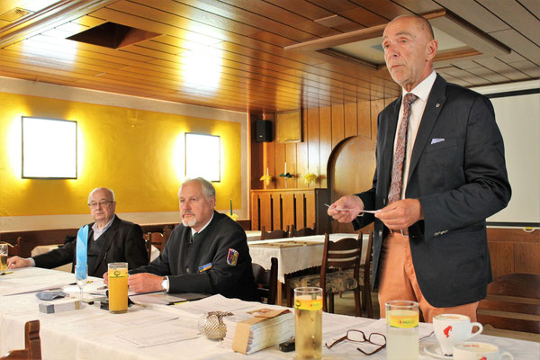 Pater Albert Filzwieser, Obmann Otto Paul Pollak, Bgm. Josef Schaden bei seinen Grußworten