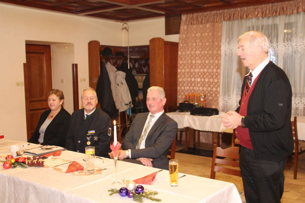 Mundartdichterin Elfriede Klopf, Obmann Otto Paul Pollak, Bgm. Johann Hölzl, Pater Ägid Traxler