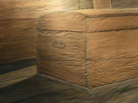 Die Holzstruktur bleibt erhalten und verleiht dem Holzbild eine ganz besondere Oberfläche