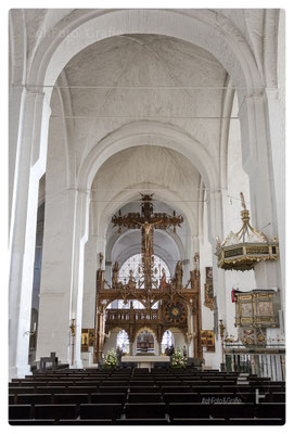 Dom mit Triumphkreuz