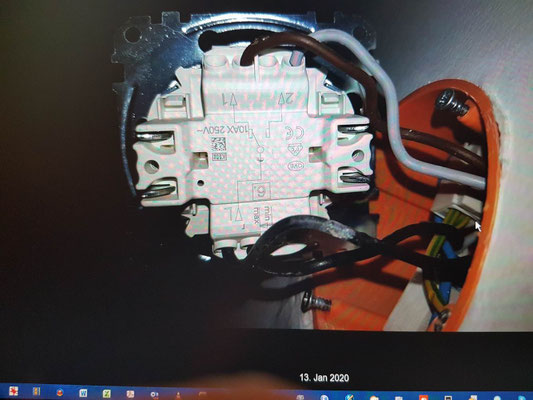 17. Juli 2022: Schaltuhrschalter (Foto) wird ausgewechselt mit einem Wechselschalter
