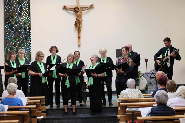 Der Familienchor mit dem Hennigsdorflied