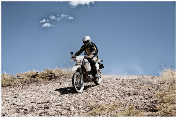 Namibia mit einer Suzuki DR