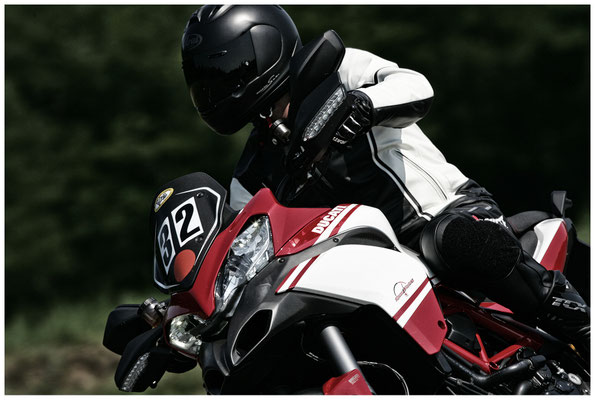 Anneau du Rhyn mit der Ducati Multistrada Pikes Peak