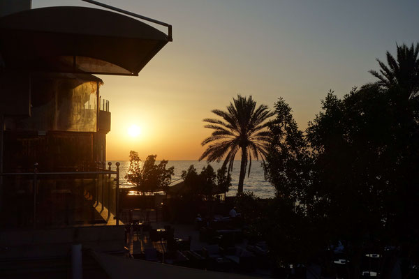  Coucher du soleil de la terrasse du Al Qurum Resort Hotel