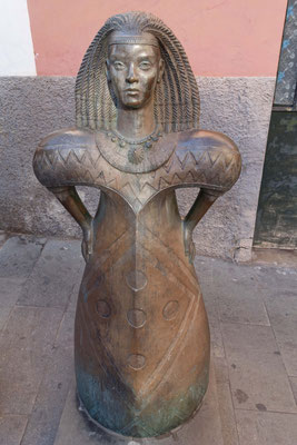 Statue près de la Cueva Pintada