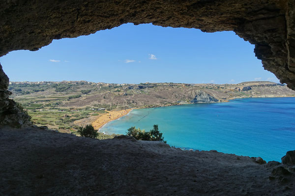 Vue de Tal-Mixta Cave sur Ramla Bay