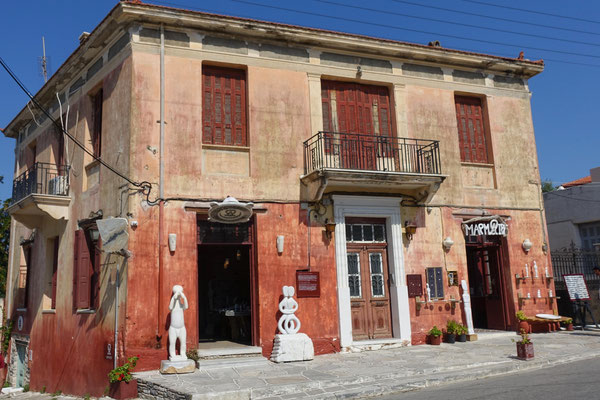 Belle maison dans le village d'Halki