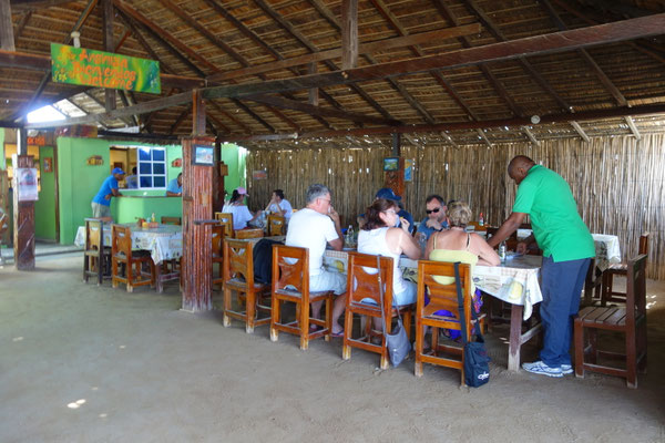 Déjeuner dans l'hospedaje-restaurante Apalanchii