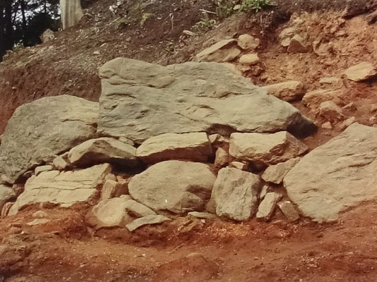 発掘時の石垣