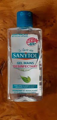 Le gel hydroalcoolique est devenu un objet de quotidien. Il est aussi devenu rare d'en trouver. Au début du confinement ça allait  mais maintenant ça commence à être très long. Parfois je m’ennuie.Je vais dans mon jardin prendre l'air et aussi le nettoyer