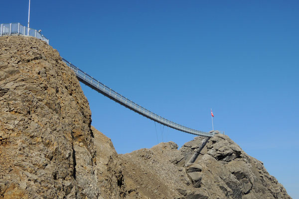 Von Col du Pillon geht es mit der Seilbahn zum Glacier 3000