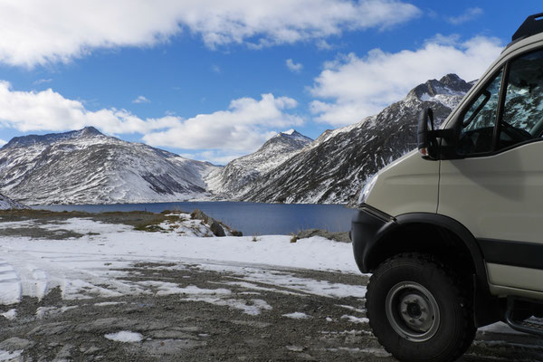 Erstes Weiss auf dem Lukmanierpass