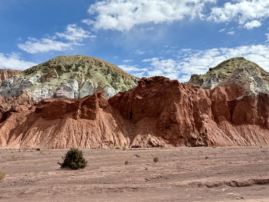 Wir fahren ins farbige Valle Arcoiris