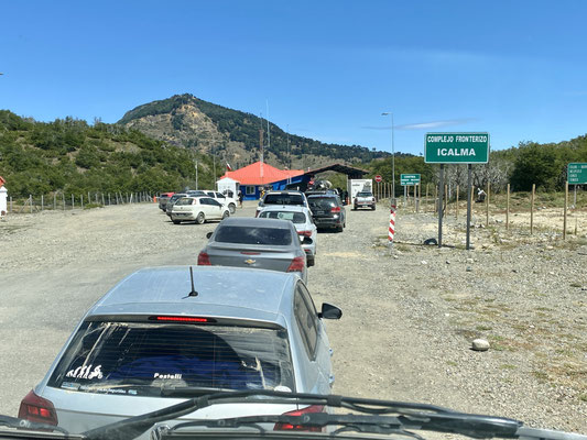 Stau an der Grenze zu Chile