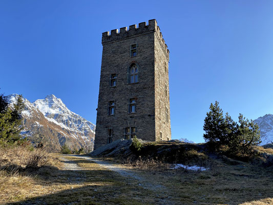 Immer wieder schön, ein Spaziergang zur Burg in Maloja