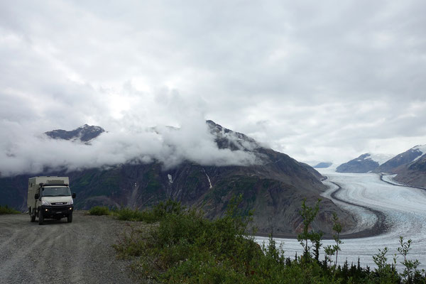 Hoch über dem Gletscher