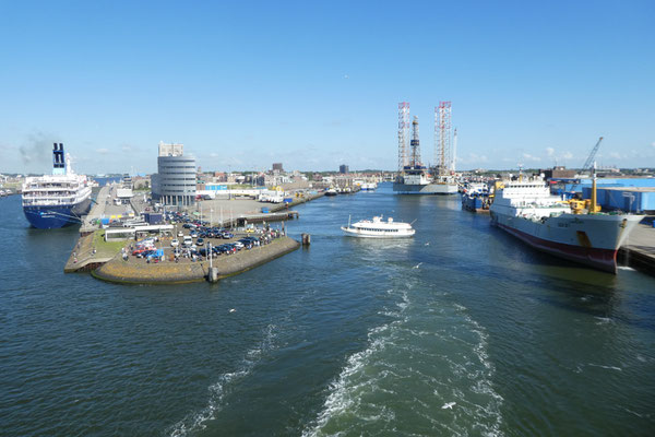 Wir verlassen den Hafen von Jjmuiden und nehmen Kurs auf Newcastle