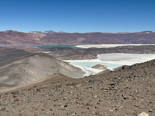 Noch ein letzter Blick vom "Balcon Pissis" bis zur Laguna Verde weit hinten...