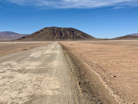 Vorbei am Cerro Cauchari