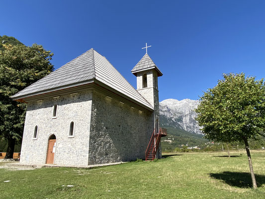 ...für die schöne Kirche in Theth